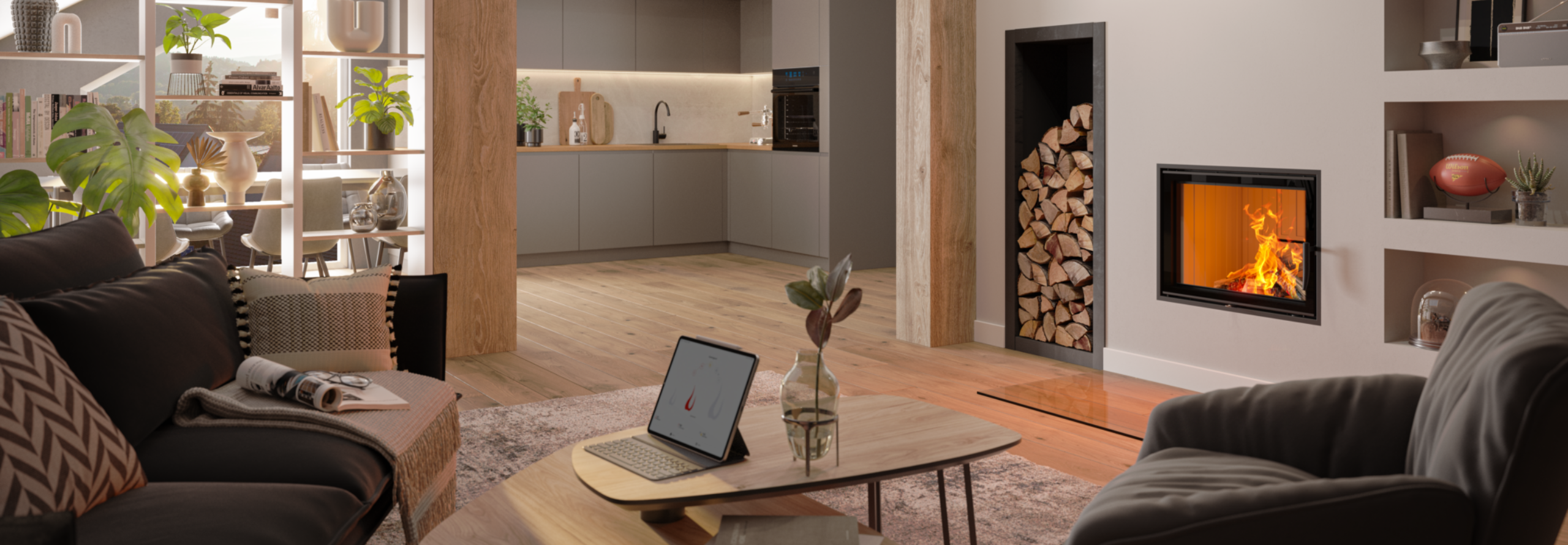 Ein wasserführender Kamineinsatz mit Holzfach steht in einem modernen Wohnzimmer gegenüber einer Couch.